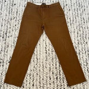 Banana Republic Aiden Slim Fit Chino 33W x 30L British Khaki